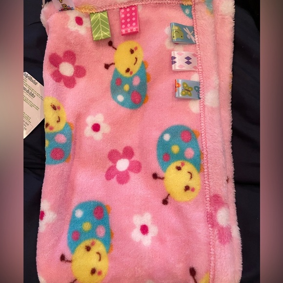 2 NWT Baby Blankets – Taggies Ladybug & Blankets and Beyond Pink Dot - Picture 6 of 9